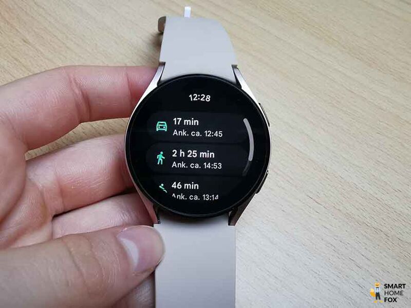 Man sieht die Navigationsfunktion auf der Smartwatch.